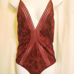 Ambrielle Sleepwear Bodysuit Playwear Size M Floral Lace Burgundy Passion V45